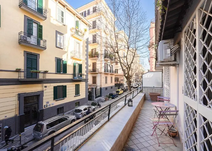 Napoli Charming Apartments Vomero \